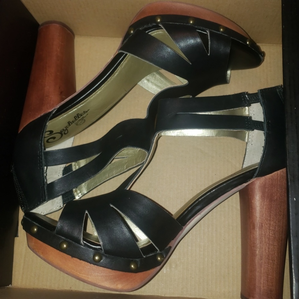Seychelles leather and wood block heeled sandals